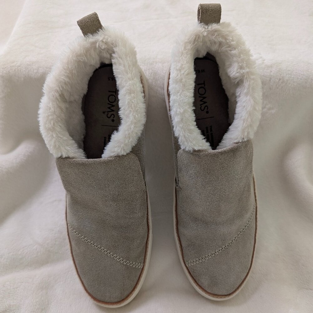 TOMS PAXTON SUEDE FAUX SHERLING BOOTS - WOMENS 6.5 -